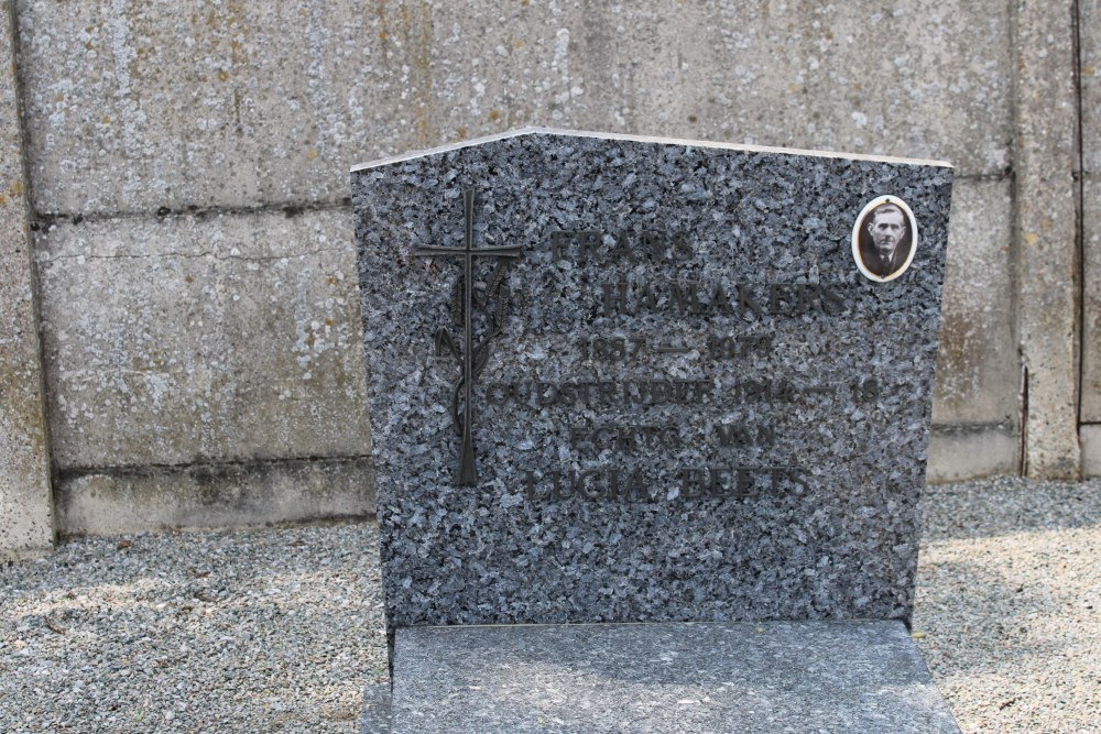 Belgian Graves Veterans Tessenderlo Cemetery Engsbergen #3