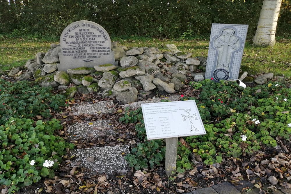 Monument Armeniers Havenhoofd Middelharnis