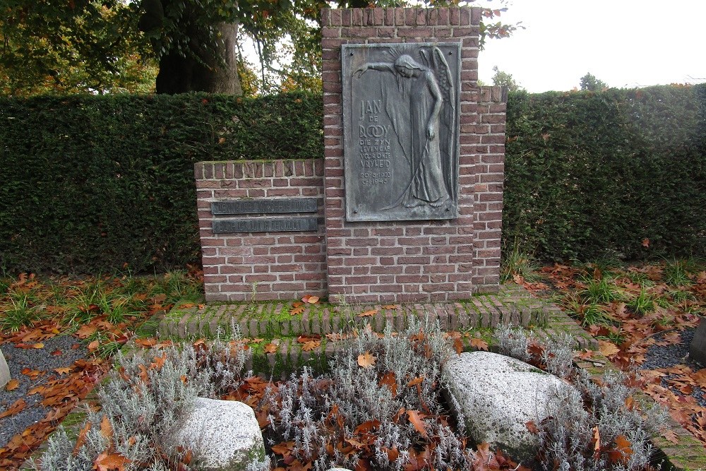 Dutch War Grave General Cemetery Sprang-Capelle