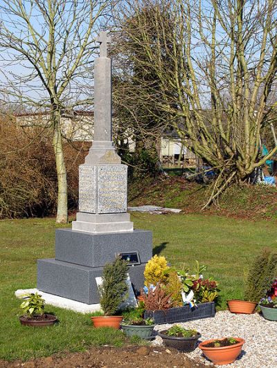 War Memorial Caulières #1