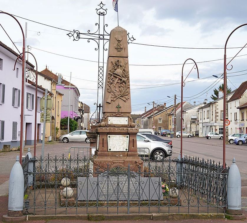 Oorlogsmonument Saint-Sauveur #1