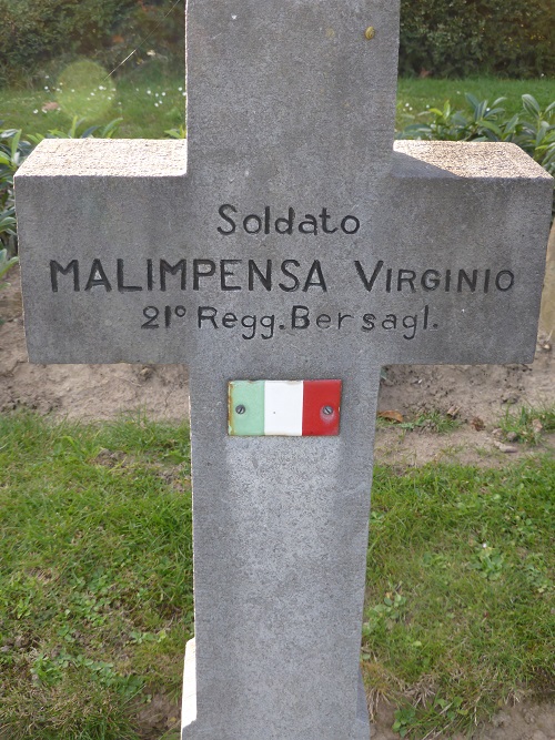 Italiaanse Oorlogsgraven Saint Servais #4