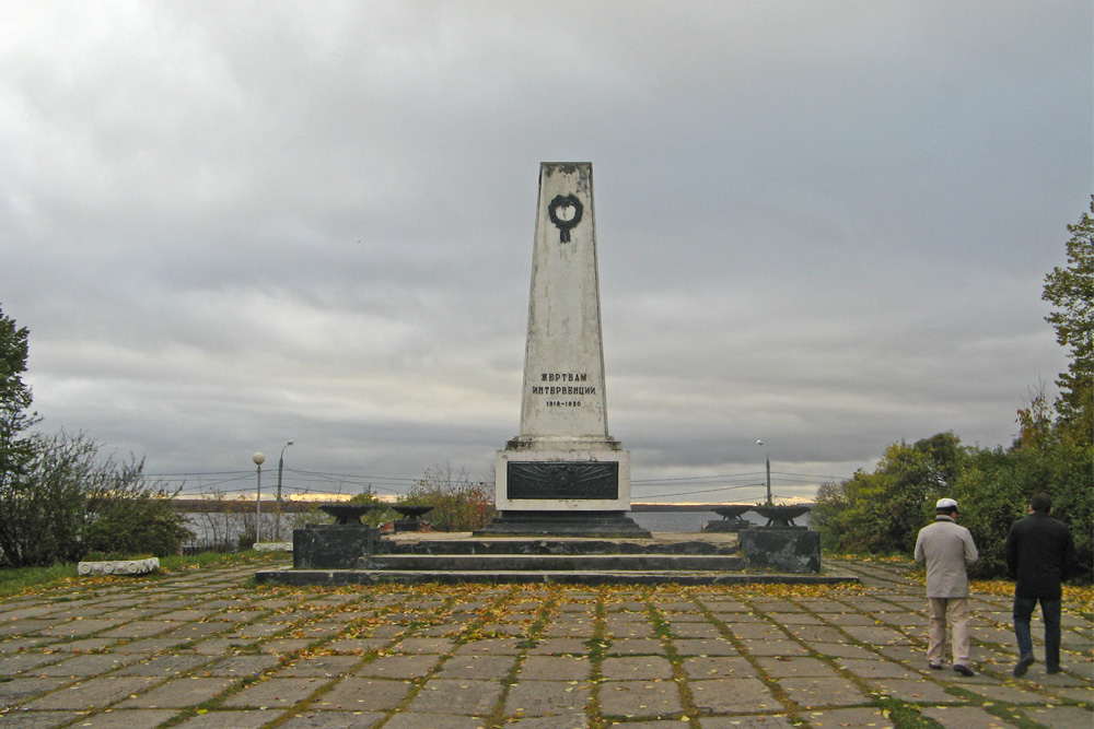 Mass Grave Russian Soldiers