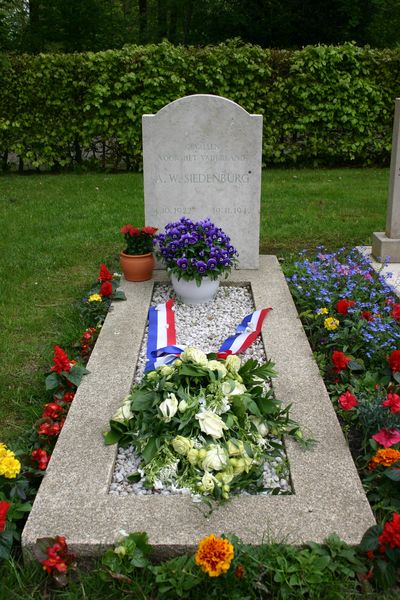 Dutch War Grave Havelte #2