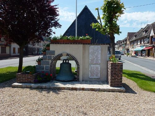 War Memorial La Ferrière-sur-Risle #1