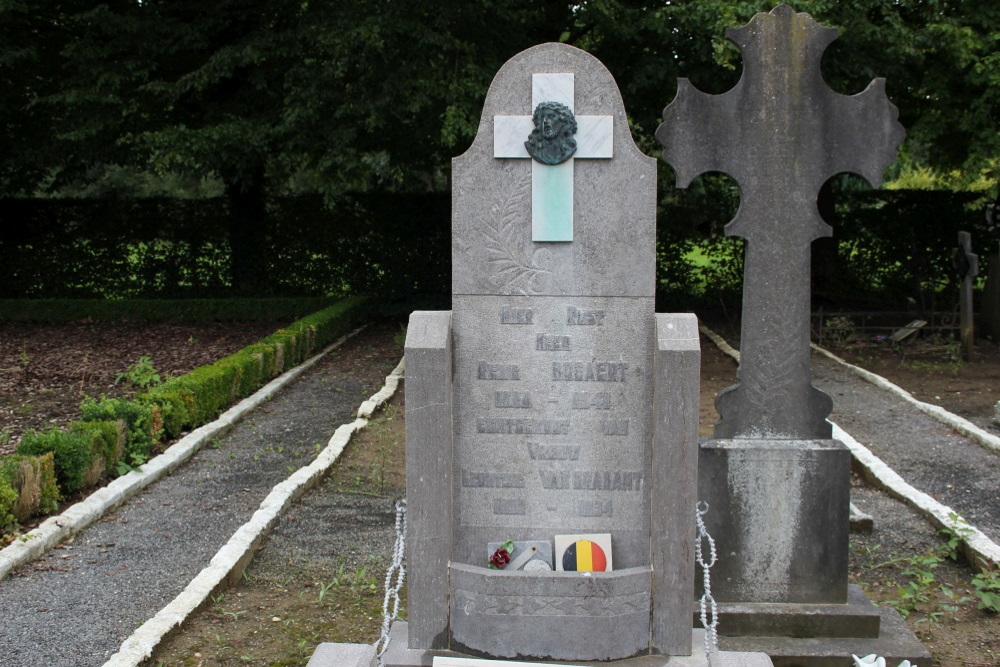 Belgian Graves Veterans Houthulst #5