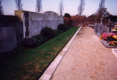 Commonwealth War Graves Les Moutiers-en-Retz #1