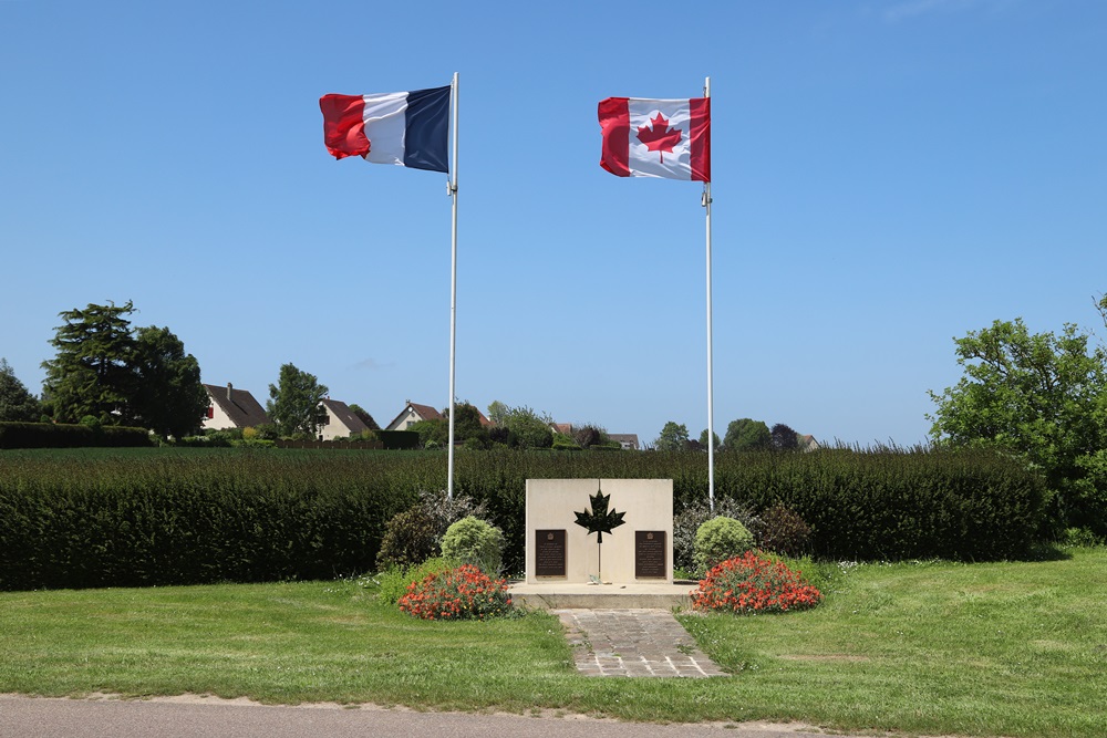 Monument Queen's Own Rifles of Canada #1