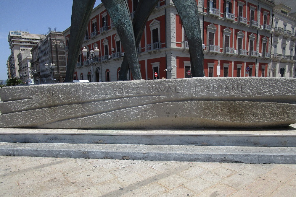 Oorlogsmonument Zeevarenden Taranto #3