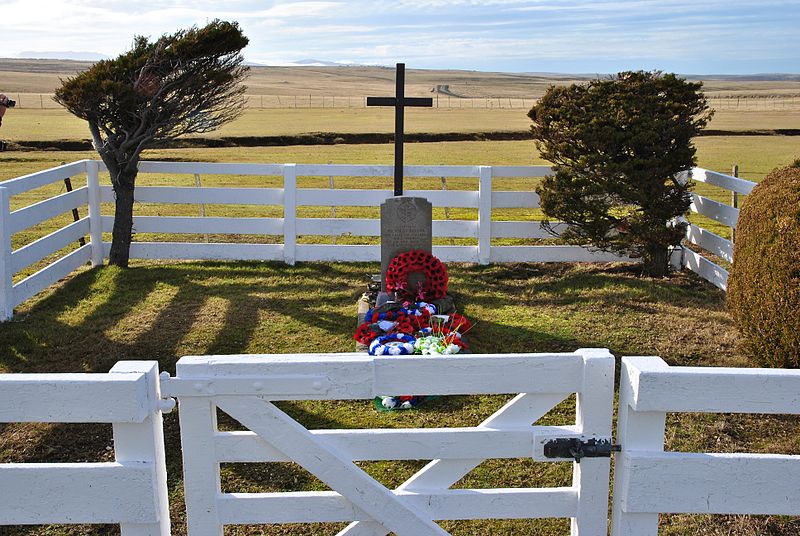 Grave Lieutenant Nick Taylor