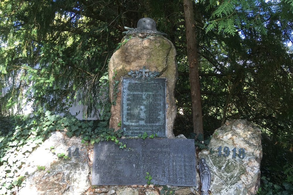 Monument For The Fallen In WW1 And WW2 Kirchdaun #2