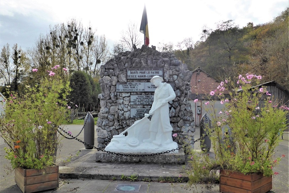 Monument to the Deminers