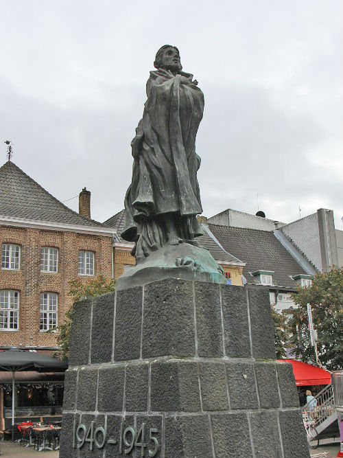 War Memorial Sittard #1