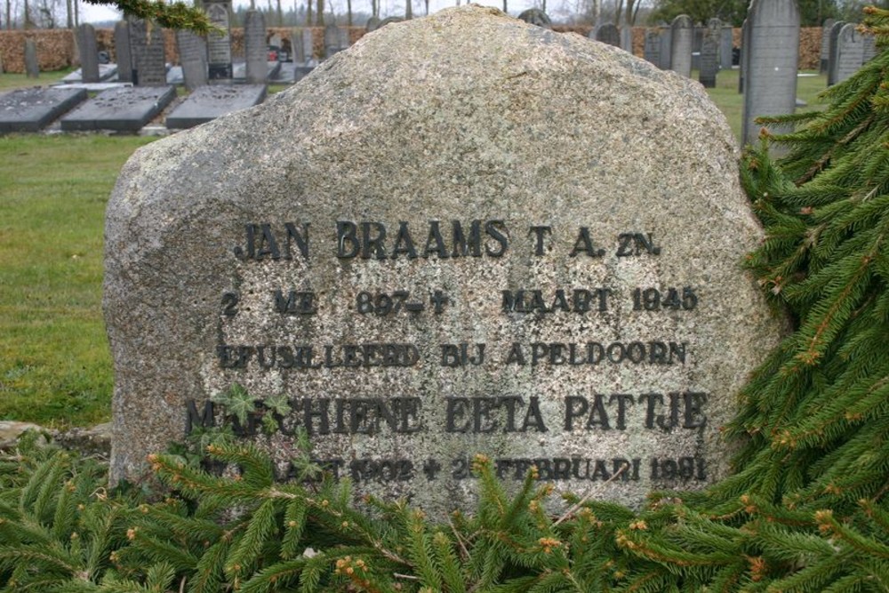 Dutch War Graves General Cemetery Eext