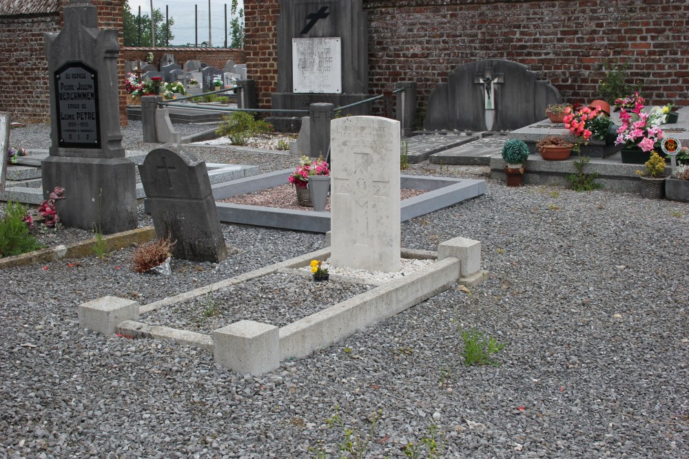 Commonwealth War Grave Autre-Eglise #1