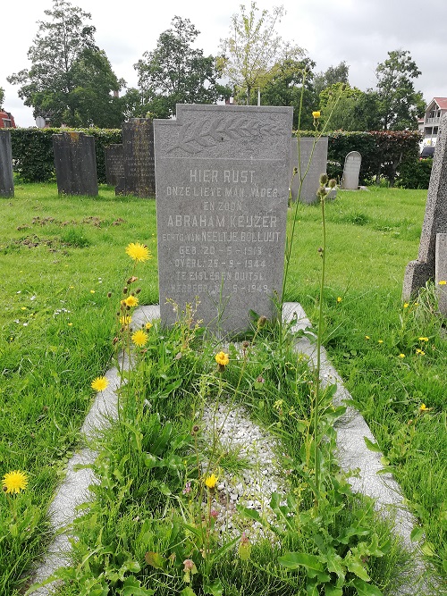 Dutch War Graves Municipal Cemetery Dinteloord #3