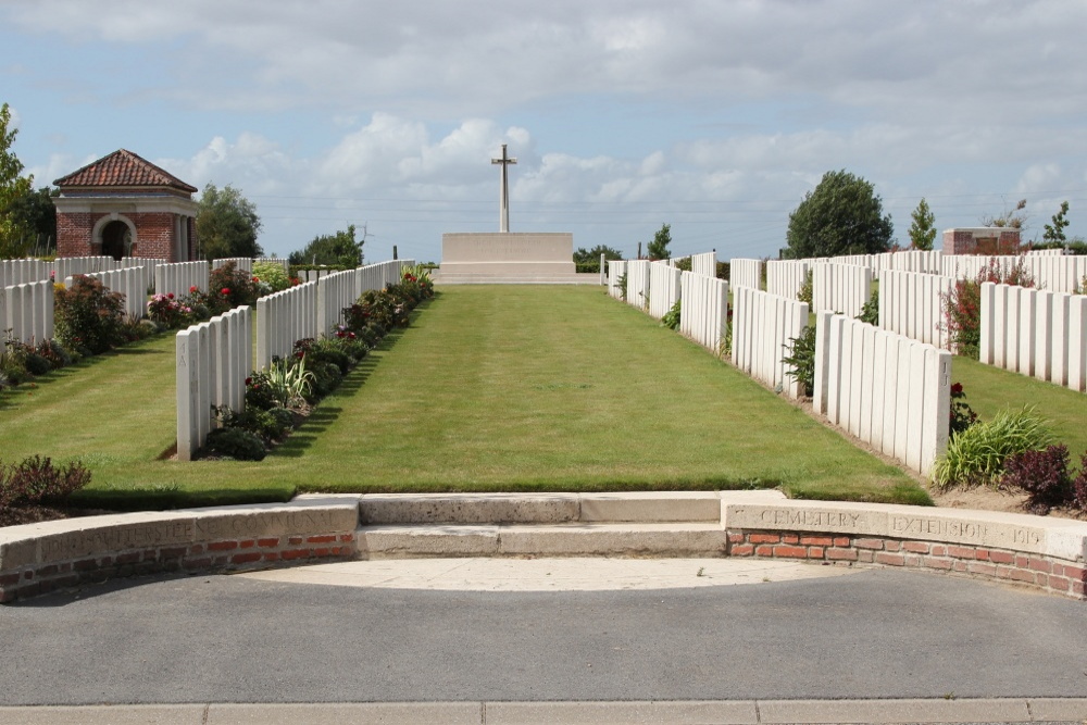 Commonwealth War Graves Outtersteene Extension #1