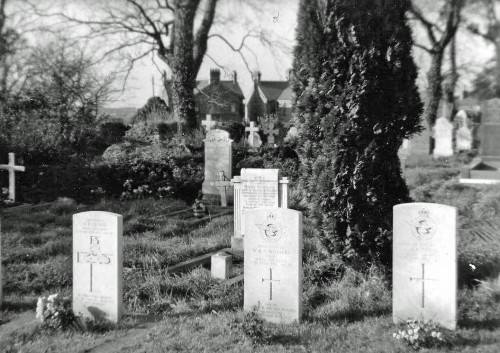 Oorlogsgraven van het Gemenebest St Illtyd Churchyard #1