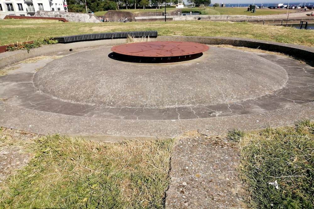 Gun Emplacement Stp XXVIII HM  Hellevoetsluis