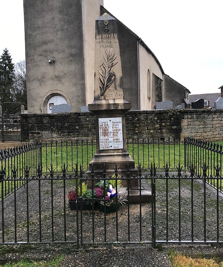 War Memorial Lavans-lès-Dole #1