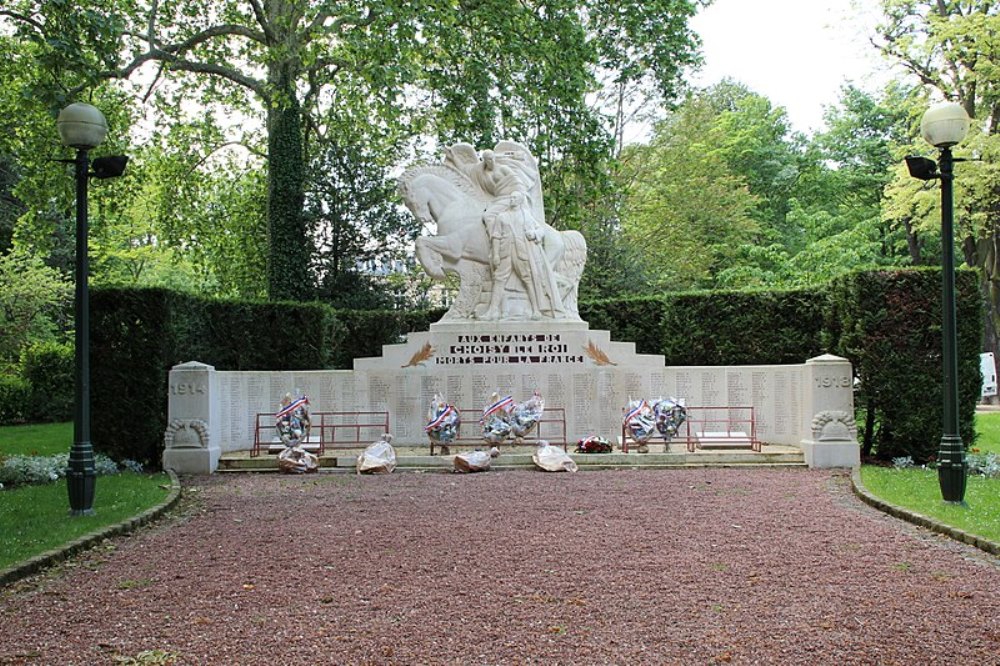 War Memorial Choisy-le-Roi #1