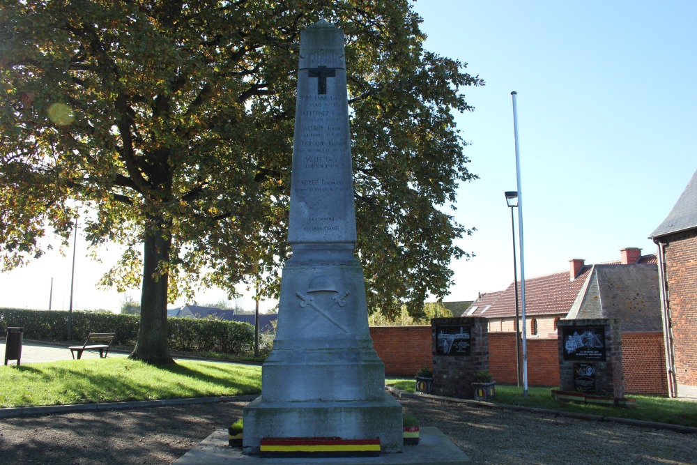 Oorlogsmonument Moustier	 #1