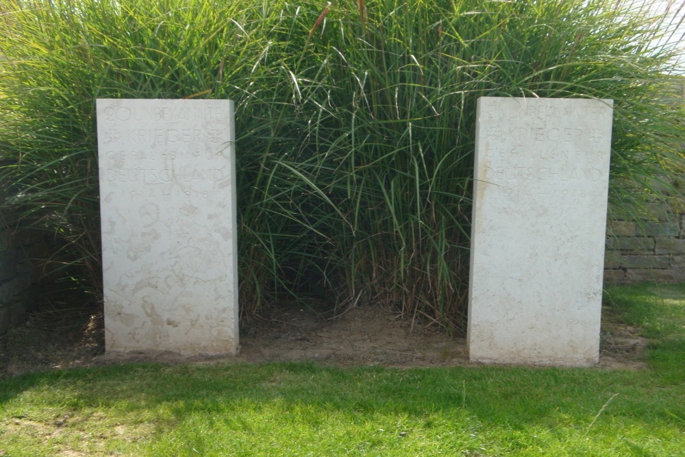 Commonwealth War Cemetery Locre No.10 #4