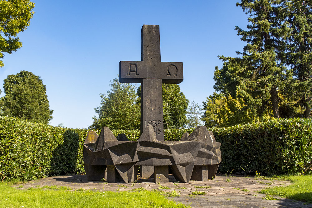 War Memorial Huchem-Stammeln #1