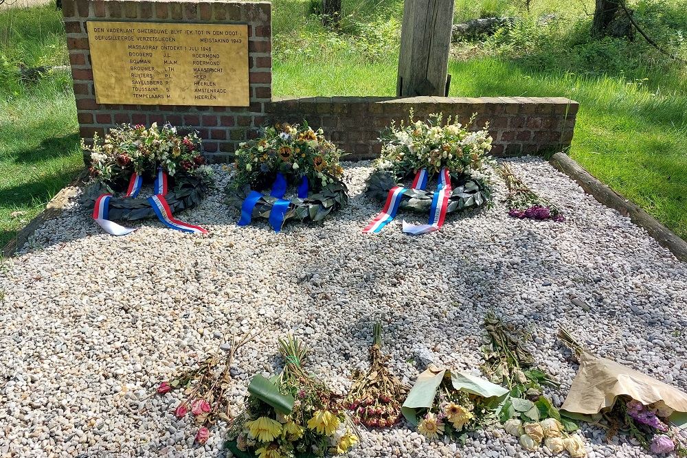 Memorial Mass Grave De Hamert #3