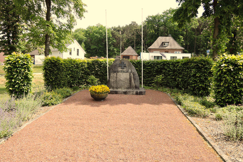 Monument Oorlogsslachtoffers Overhetveld #2