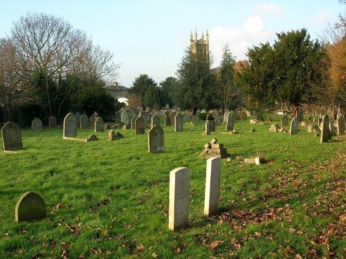 Commonwealth War Graves St. Nicholas Churchyard #1