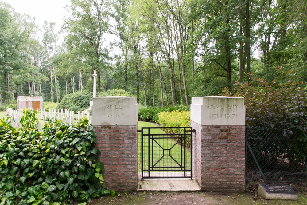 Commonwealth War Cemetery Rifle House #2
