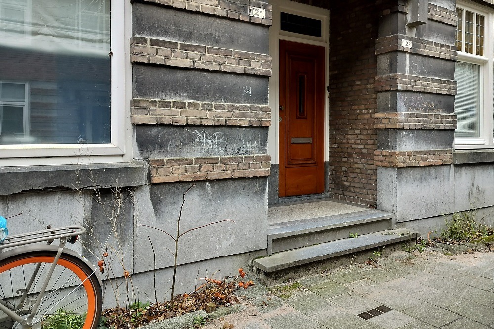 Stumbling Stones Van der Dussenstraat 12a #5