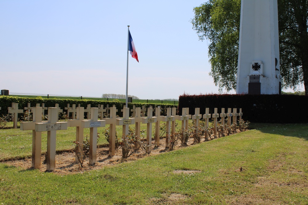 Franse Oorlogsbegraafplaats Lobbes-Heuleu #4