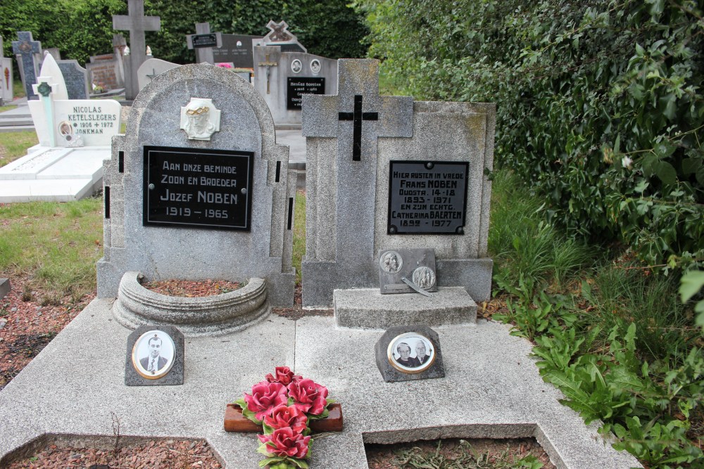 Belgian Graves Veterans Rijkhoven #2