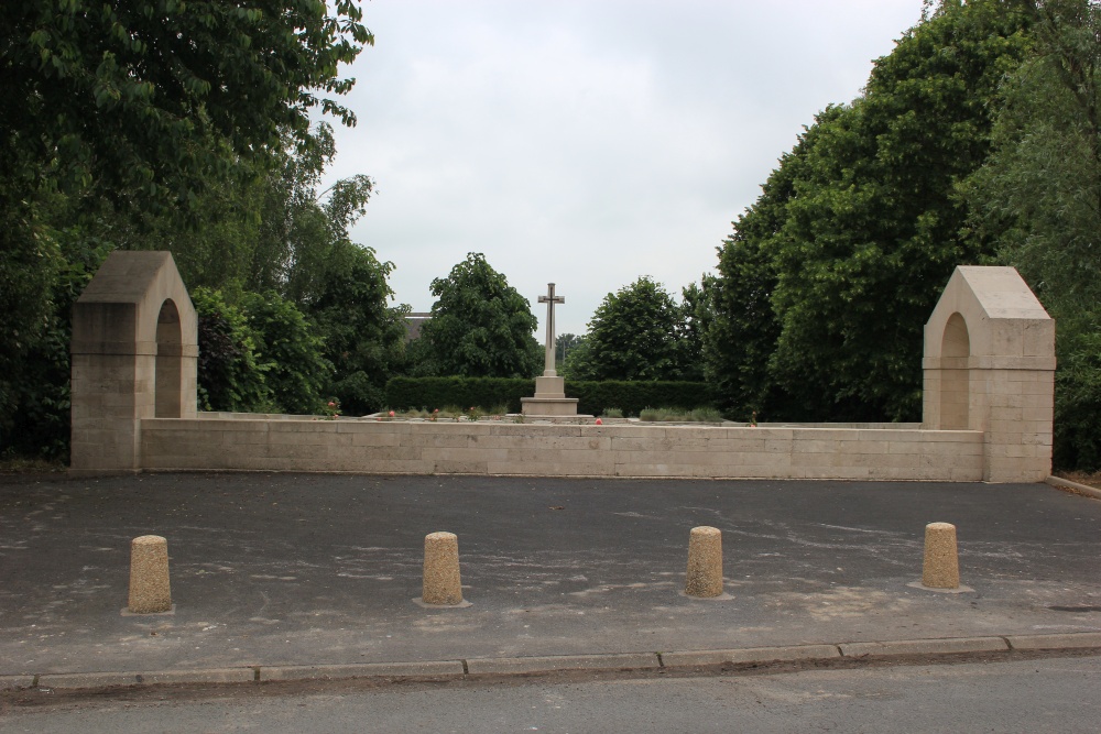 Commonwealth War Cemetery Gourock Trench