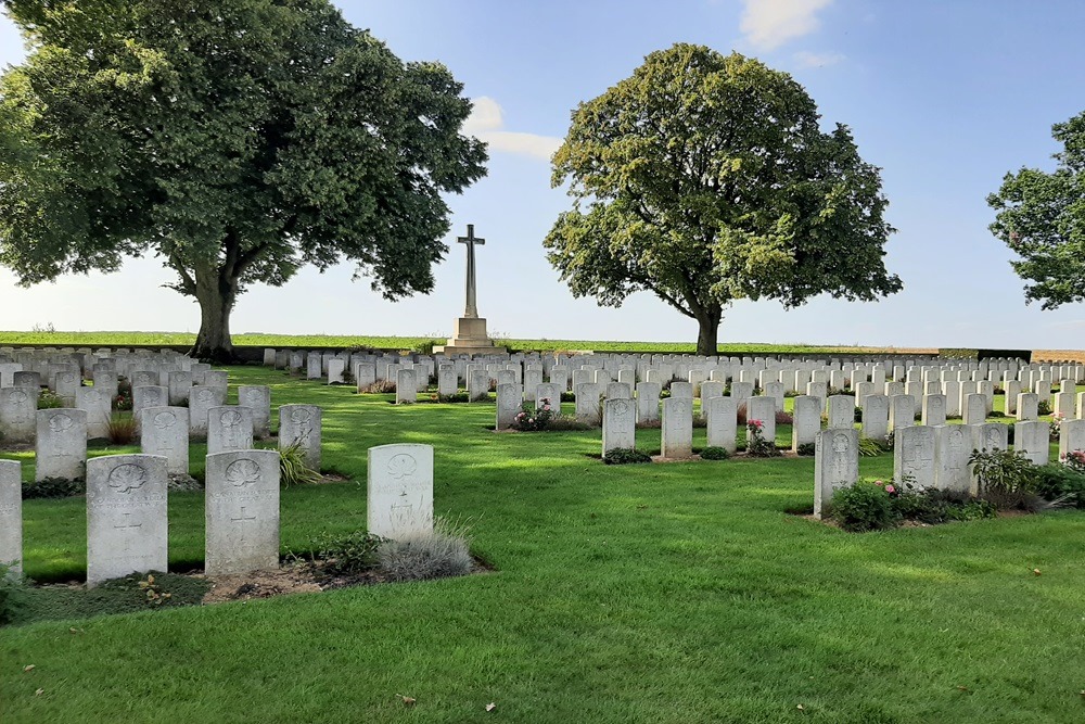 Oorlogsbegraafplaats van het Gemenebest Courcelette #2