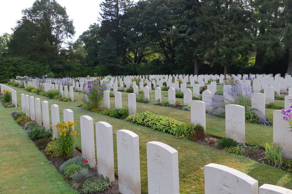 Oorlogsbegraafplaats van het Gemenebest Begraafplaats Friedhof Ohlsdorf Hamburg #2