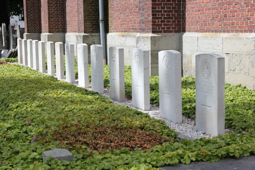 Commonwealth War Graves Kooigem #2