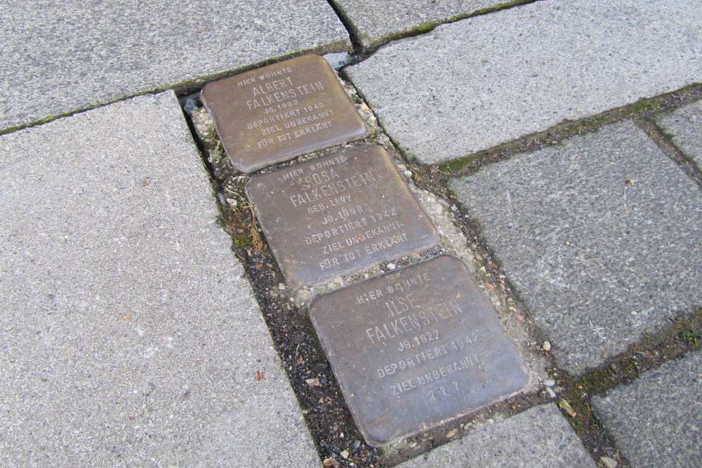 Stolpersteine Kronprinzenstraße 11
