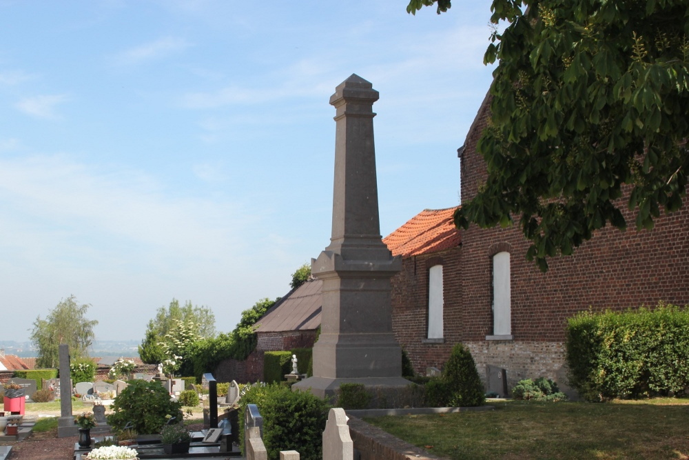 Oorlogsmonument Begraafplaats Kwaremont	 #1