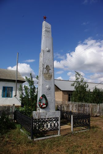 Oorlogsmonument Rodnikovka #1