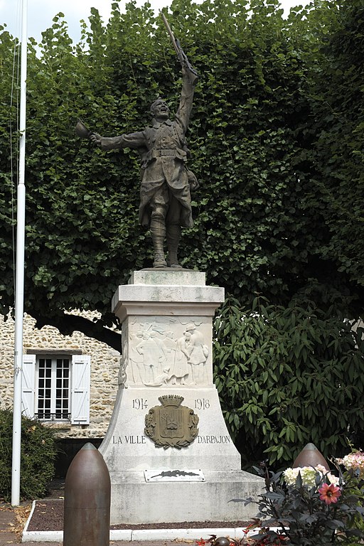 Oorlogsmonument Arpajon #1