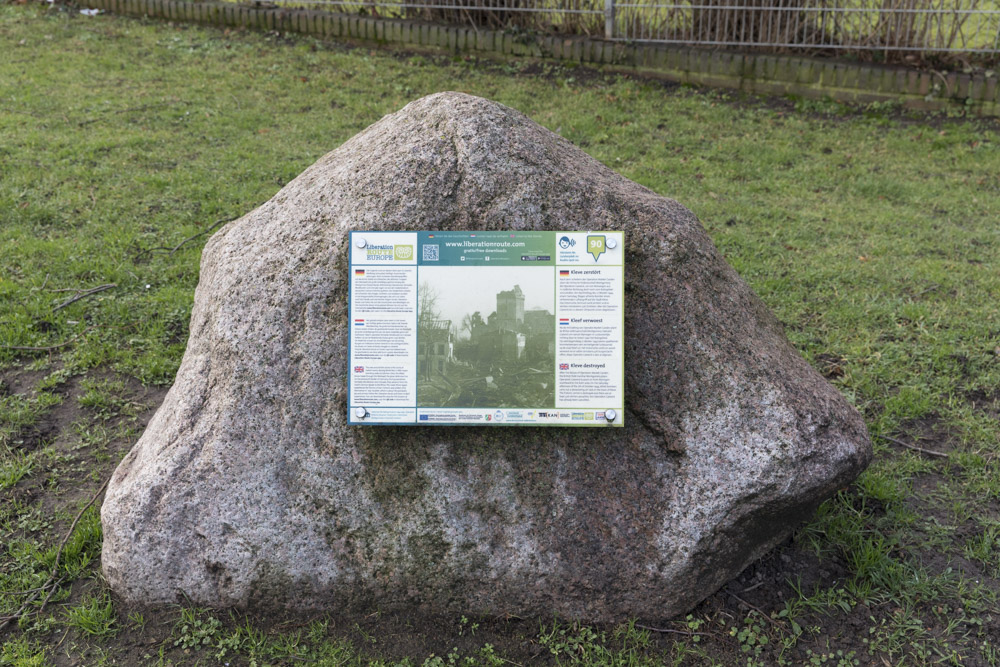 Liberation Route Marker 090: Kleef verwoest #1