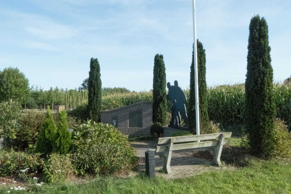 Resistance Memorial Gemonde #1