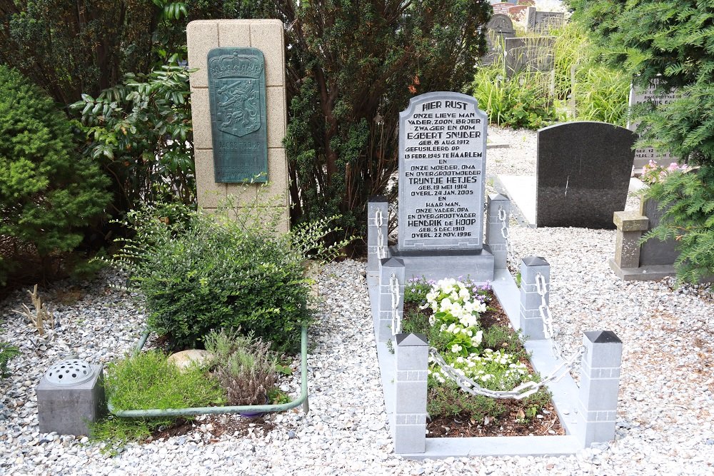 Dutch War Graves Municipal Cemetery Edam #1