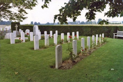 Commonwealth War Graves Upavon Cemetery #1