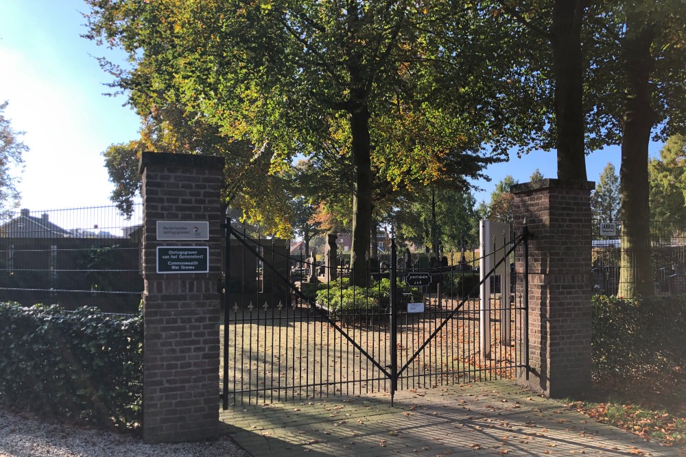 Commonwealth War Graves Roman Catholic Churchyard Vlijmen #1