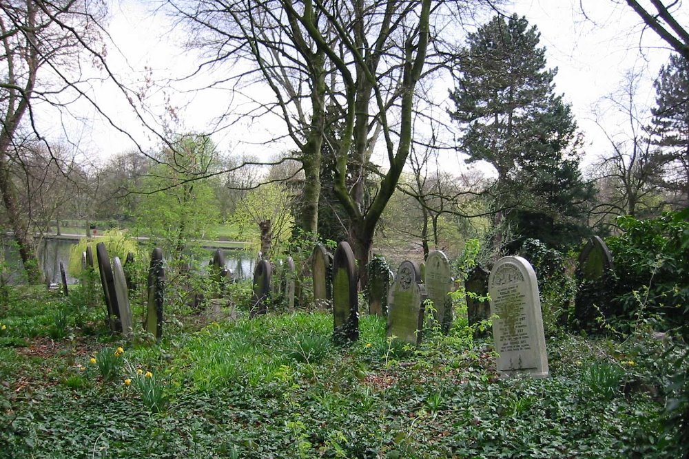 Commonwealth War Graves St. Mary Churchyard #1