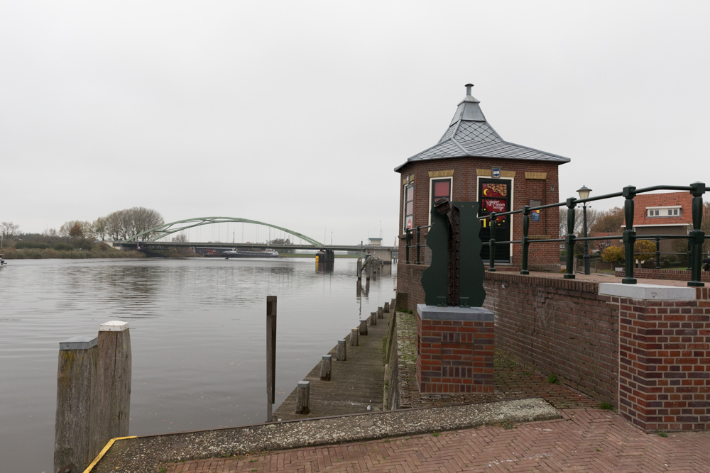 Memorial Former Van Nahuys Bridge #2